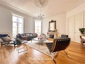 appartement à la vente -   30000  NIMES, surface 180 m2 vente appartement - PIE51587
